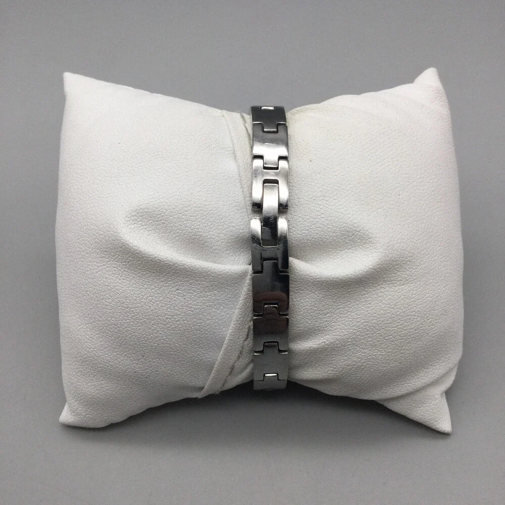 Pulsar Womens Watch 23mm MOP Dial Two Tone Crystal Bracelet New Battery 5.75